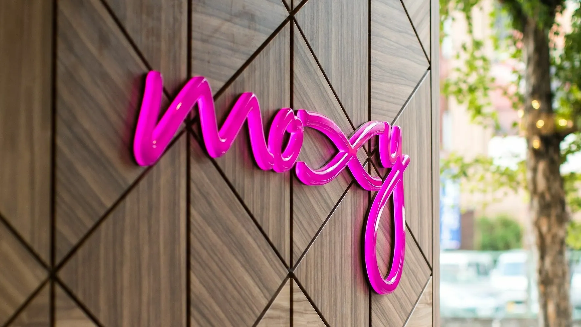 Отель Moxy Tokyo Kinshicho 4*,