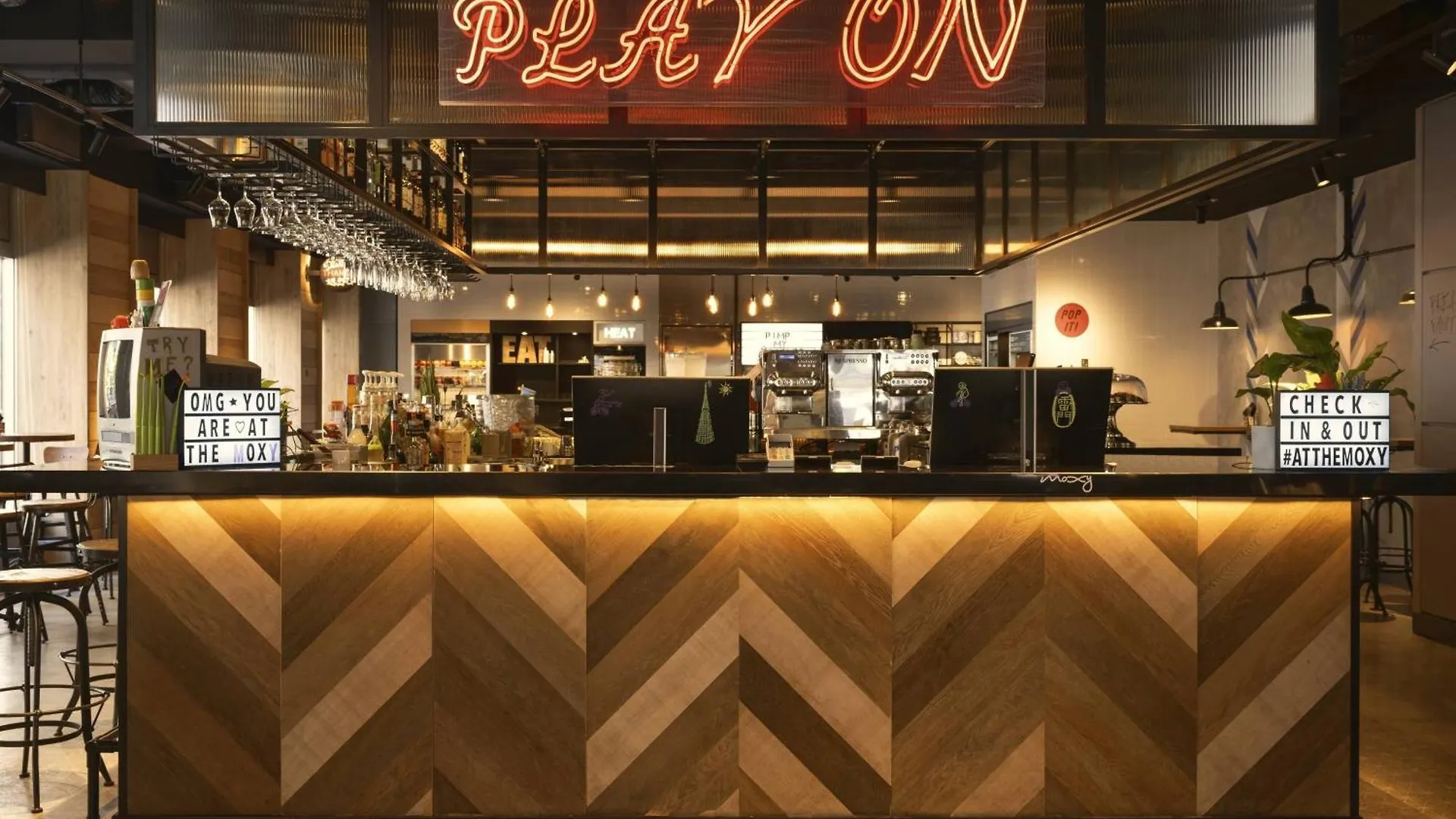 Hotel Moxy Tokyo Kinshicho
